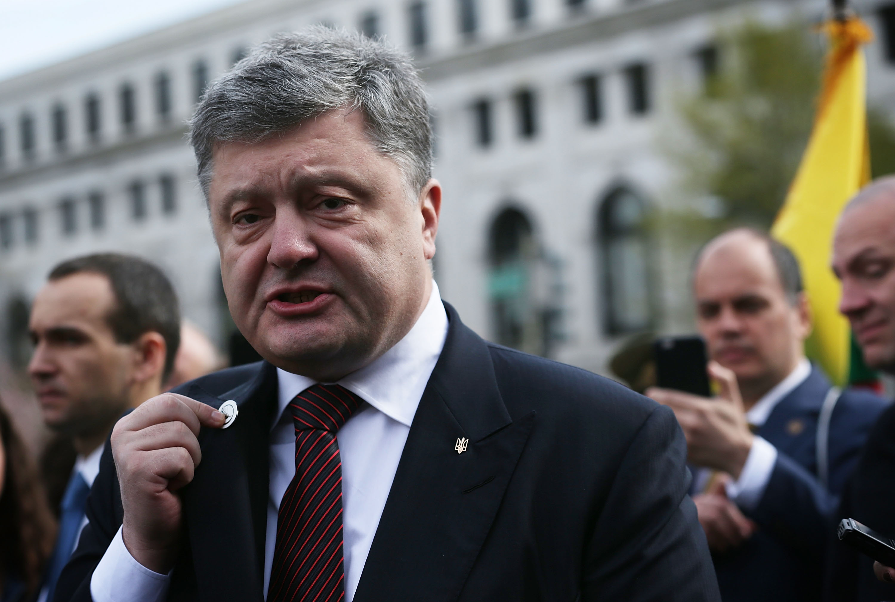Ukrainian President Poroshenko Lays Wreath At Holodomor Memorial In DC